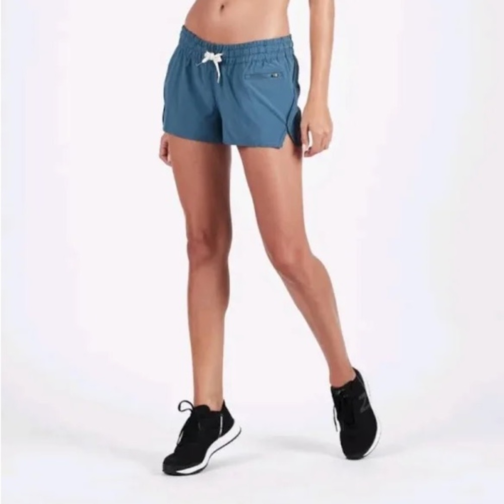 Vuori Clementine Lightweight Shorts M